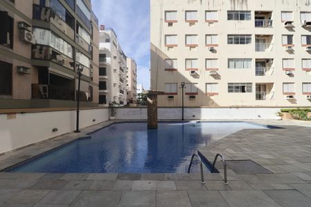 Apartamento para alugar com 310m², 3 quartos e 2 vagas Apartamento para alugar com 310m², 3 quartos e 2 vagasÁrea comum - Piscina