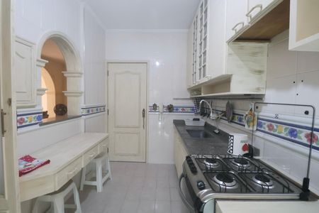 Apartamento para alugar com 310m², 3 quartos e 2 vagas Apartamento para alugar com 310m², 3 quartos e 2 vagasCozinha