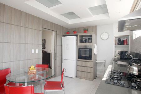 Apartamento à venda com 100m², 3 quartos e 1 vagaCozinha + Área de Serviço