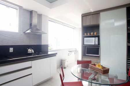 Apartamento à venda com 100m², 3 quartos e 1 vagaCozinha + Área de Serviço