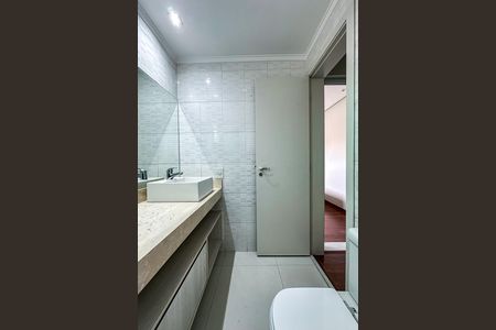 Apartamento à venda com 126m², 3 quartos e 2 vagasBanheiro da Suíte