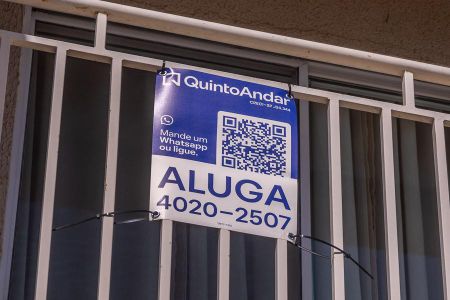 Apartamento para alugar com 65m², 2 quartos e 1 vaga Apartamento para alugar com 65m², 2 quartos e 1 vagaPlaca do quinto andar instalada
