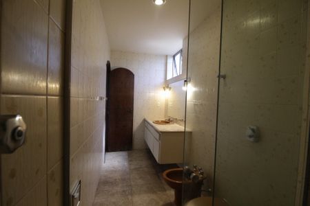 Apartamento à venda com 240m², 4 quartos e 2 vagasBanheiro da Suíte 1