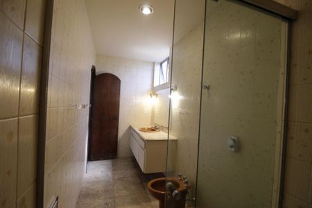 Apartamento à venda com 240m², 4 quartos e 2 vagasBanheiro da Suíte 1