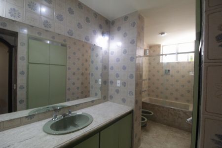 Apartamento à venda com 240m², 4 quartos e 2 vagasBanheiro Social