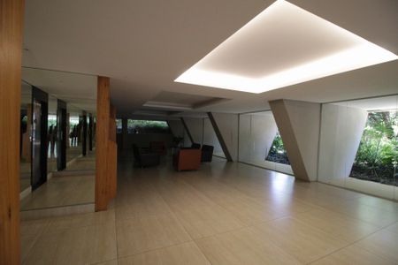 Apartamento à venda com 240m², 4 quartos e 2 vagasÁrea Comum  - Hall de Entrada do Prédio 