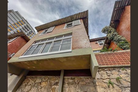 Casa de condomínio à venda com 112m², 3 quartos e 1 vaga