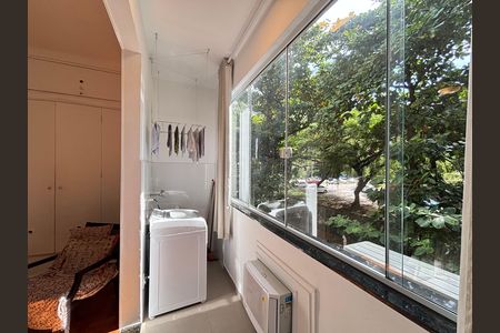 Suíte - varanda/área de serviço de apartamento à venda com 1 quarto, 48m² em Leblon, Rio de Janeiro