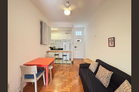 Sala de apartamento à venda com 1 quarto, 48m² em Leblon, Rio de Janeiro