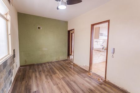 Sala de apartamento à venda com 2 quartos, 54m² em Sagrada Família, Belo Horizonte