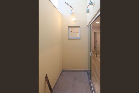Casa à venda com 95m², 3 quartos e 2 vagas Casa à venda com 95m², 3 quartos e 2 vagasVaranda