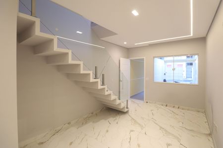 Casa à venda com 95m², 3 quartos e 2 vagas Casa à venda com 95m², 3 quartos e 2 vagasSala
