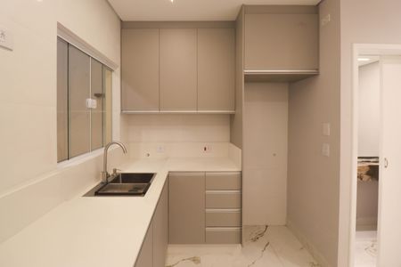 Casa à venda com 95m², 3 quartos e 2 vagas Casa à venda com 95m², 3 quartos e 2 vagasCozinha - Armários