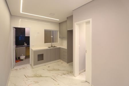 Casa à venda com 95m², 3 quartos e 2 vagas Casa à venda com 95m², 3 quartos e 2 vagasCozinha - Armários