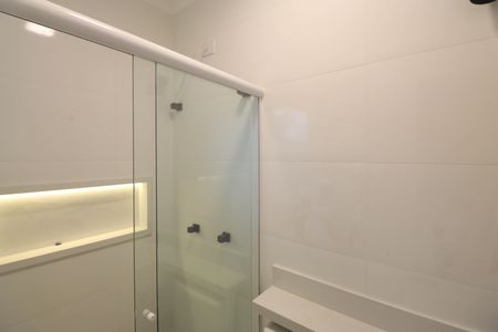 Casa à venda com 95m², 3 quartos e 2 vagas Casa à venda com 95m², 3 quartos e 2 vagasBanheiro da Suíte