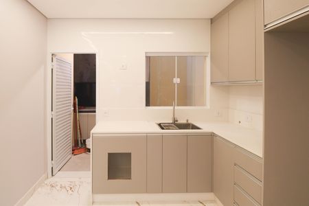 Casa à venda com 95m², 3 quartos e 2 vagas Casa à venda com 95m², 3 quartos e 2 vagasCozinha - Armários