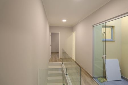 Casa à venda com 95m², 3 quartos e 2 vagasCorredor