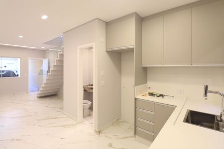 Casa à venda com 95m², 3 quartos e 2 vagasCozinha - Armários