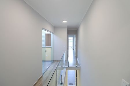 Casa à venda com 95m², 3 quartos e 2 vagasCorredor