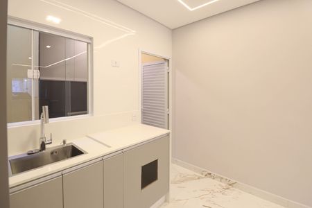Casa à venda com 95m², 3 quartos e 2 vagasCozinha - Armários
