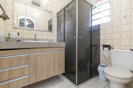 Casa para alugar com 280m², 3 quartos e 3 vagas Casa para alugar com 280m², 3 quartos e 3 vagasBanheiro da Suíte