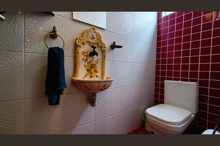 Casa à venda com 400m², 5 quartos e 4 vagas Casa à venda com 400m², 5 quartos e 4 vagasLavabo