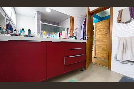 Casa à venda com 400m², 5 quartos e 4 vagas Casa à venda com 400m², 5 quartos e 4 vagasBanheiro 2 (Suíte)