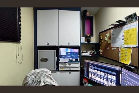 Casa à venda com 400m², 5 quartos e 4 vagas Casa à venda com 400m², 5 quartos e 4 vagasQuarto 6