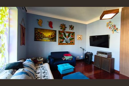 Casa à venda com 400m², 5 quartos e 4 vagas Casa à venda com 400m², 5 quartos e 4 vagasSala