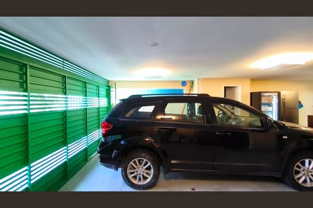 Casa à venda com 400m², 5 quartos e 4 vagas Casa à venda com 400m², 5 quartos e 4 vagasGaragem