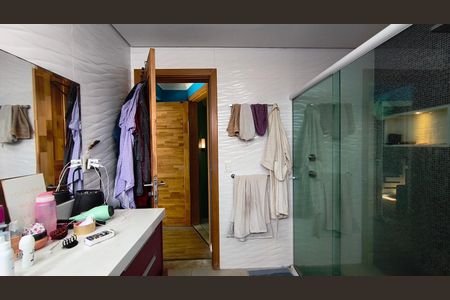 Casa à venda com 400m², 5 quartos e 4 vagas Casa à venda com 400m², 5 quartos e 4 vagasBanheiro 2 (Suíte)