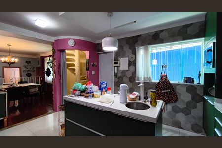 Casa à venda com 400m², 5 quartos e 4 vagas Casa à venda com 400m², 5 quartos e 4 vagasCozinha