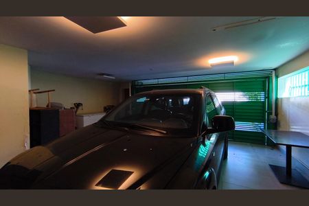 Casa à venda com 400m², 5 quartos e 4 vagas Casa à venda com 400m², 5 quartos e 4 vagasGaragem