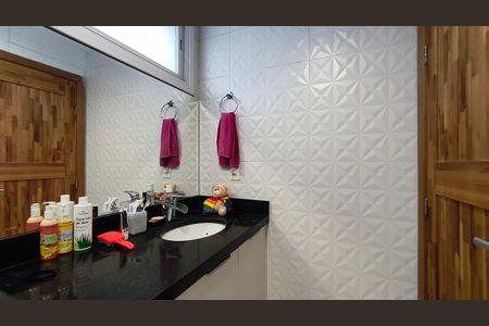 Casa à venda com 400m², 5 quartos e 4 vagas Casa à venda com 400m², 5 quartos e 4 vagasBanheiro 1