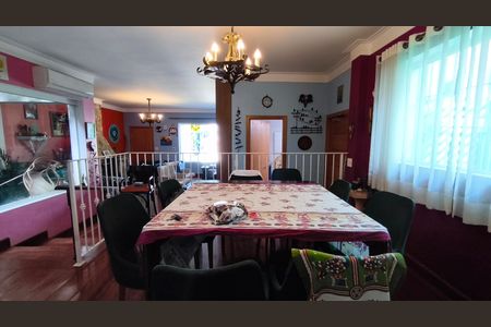 Casa à venda com 400m², 5 quartos e 4 vagas Casa à venda com 400m², 5 quartos e 4 vagasSala de Jantar