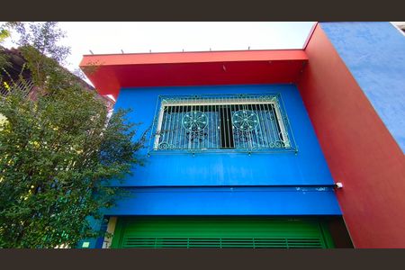 Casa à venda com 400m², 5 quartos e 4 vagas Casa à venda com 400m², 5 quartos e 4 vagasFachada