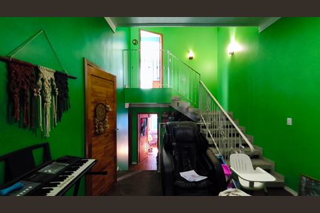 Casa à venda com 400m², 5 quartos e 4 vagas Casa à venda com 400m², 5 quartos e 4 vagasHall