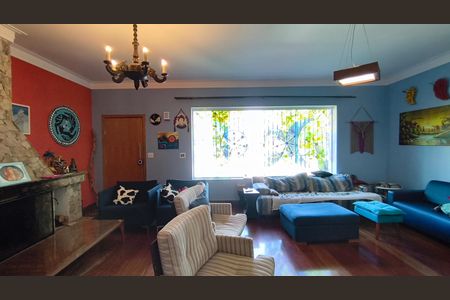 Casa à venda com 400m², 5 quartos e 4 vagas Casa à venda com 400m², 5 quartos e 4 vagasSala