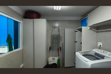 Casa à venda com 400m², 5 quartos e 4 vagas Casa à venda com 400m², 5 quartos e 4 vagasLavanderia