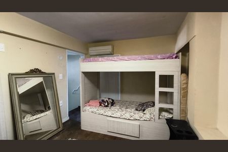 Casa à venda com 400m², 5 quartos e 4 vagas Casa à venda com 400m², 5 quartos e 4 vagasQuarto 5