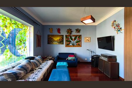 Casa à venda com 400m², 5 quartos e 4 vagas Casa à venda com 400m², 5 quartos e 4 vagasSala