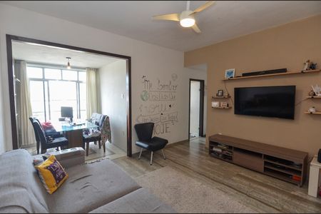 Apartamento à venda com 93m², 3 quartos e 1 vaga Apartamento à venda com 93m², 3 quartos e 1 vagaSala