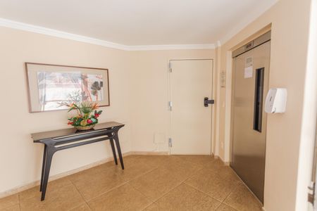 Apartamento à venda com 109m², 3 quartos e 2 vagas Apartamento à venda com 109m², 3 quartos e 2 vagasHall de entrada