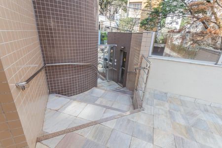 Apartamento à venda com 109m², 3 quartos e 2 vagas Apartamento à venda com 109m², 3 quartos e 2 vagasHall de entrada