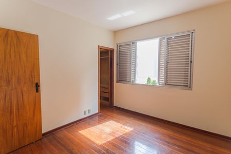 Apartamento à venda com 109m², 3 quartos e 2 vagas Apartamento à venda com 109m², 3 quartos e 2 vagasSuíte