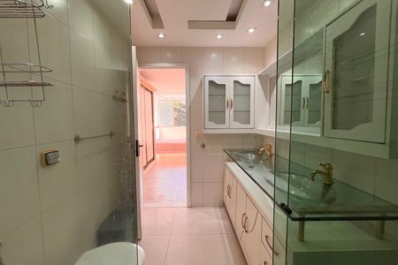 Apartamento para alugar com 110m², 2 quartos e sem vaga Apartamento para alugar com 110m², 2 quartos e sem vagaBanheiro da Suíte