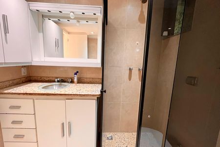 Apartamento para alugar com 110m², 2 quartos e sem vaga Apartamento para alugar com 110m², 2 quartos e sem vagaBanheiro social