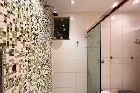 Apartamento para alugar com 110m², 2 quartos e sem vaga Apartamento para alugar com 110m², 2 quartos e sem vagaBanheiro da Suíte