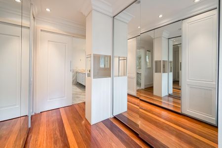 Apartamento para alugar com 166m², 3 quartos e 3 vagas Apartamento para alugar com 166m², 3 quartos e 3 vagasCloset da Suíte 2