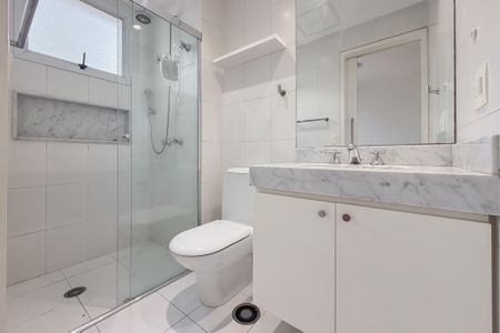 Apartamento para alugar com 166m², 3 quartos e 3 vagas Apartamento para alugar com 166m², 3 quartos e 3 vagasBanheiro da Suíte 1